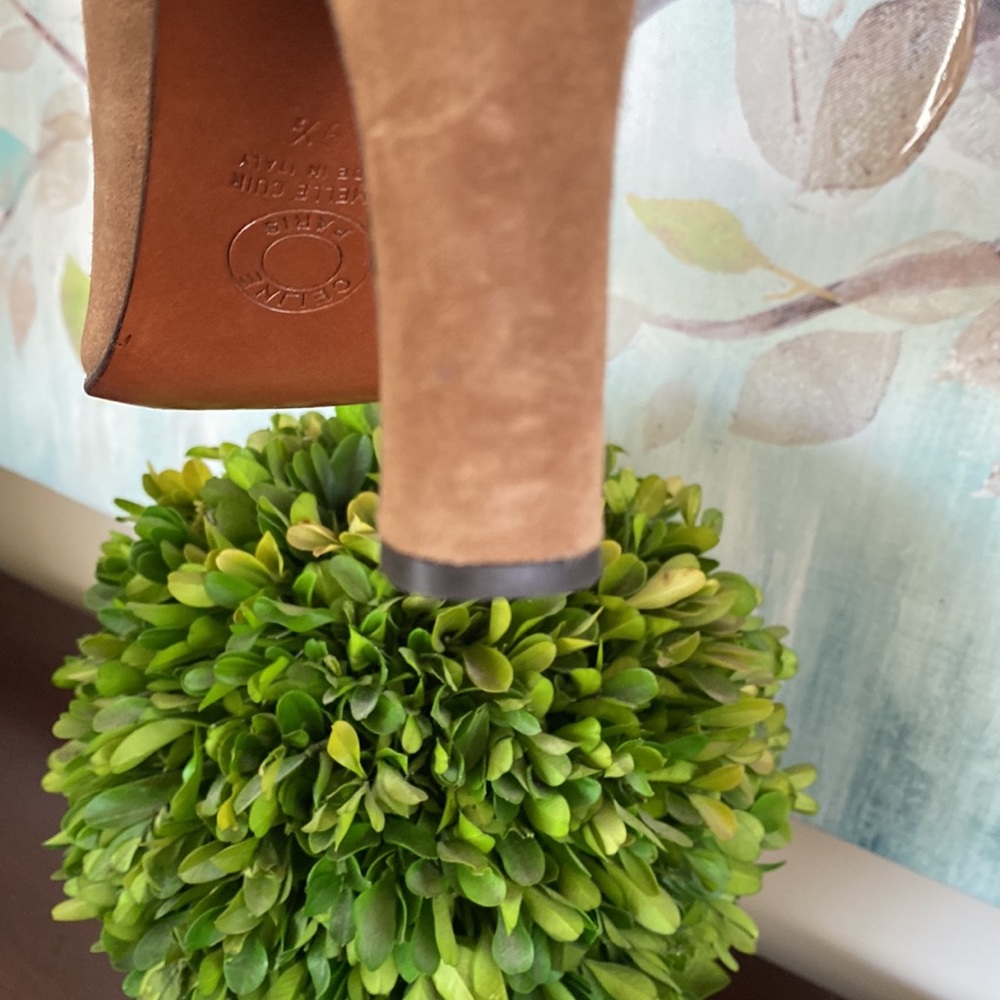 CELINE Paris CLASSIC SUEDE TAN PUMPS SIZE 39.5 ๐EUC๐ - Picture 11 of 17